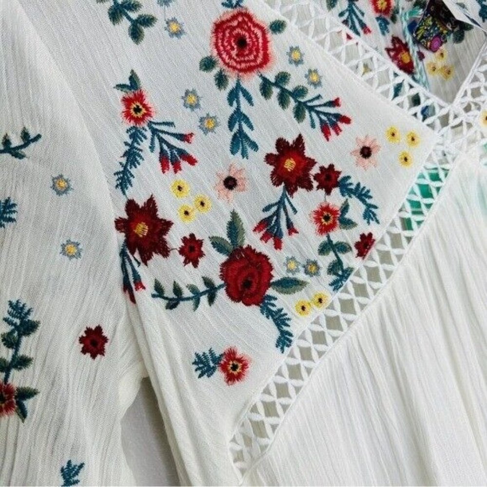 Umgee White Bohemian Embroidered Mini Dress Size Medium - Picture 9 of 14